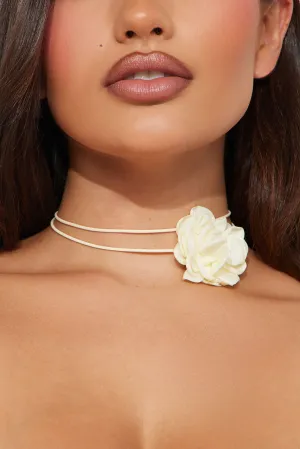 A Little Romance Choker - Ivory