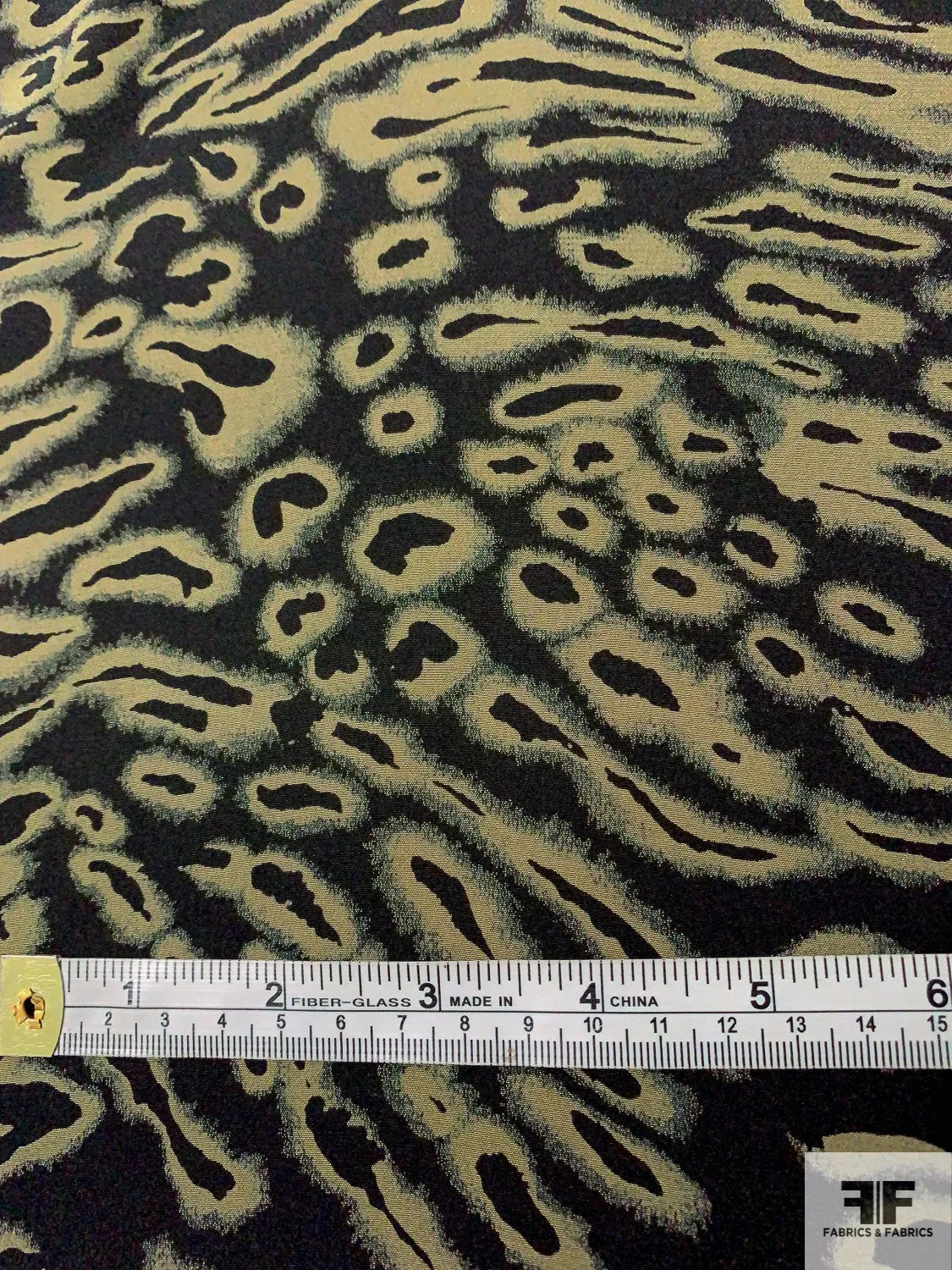 Animal-Look Printed Silk Crepe de Chine - Olive Green / Black