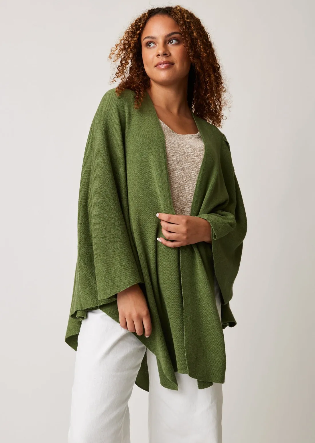 Sure! Heres an optimized title for the e-commerce product:

Parkhurst Covi Wrap - Stylish and Versatile Warm Layer for All Seasons

Let me know if you need anything else!