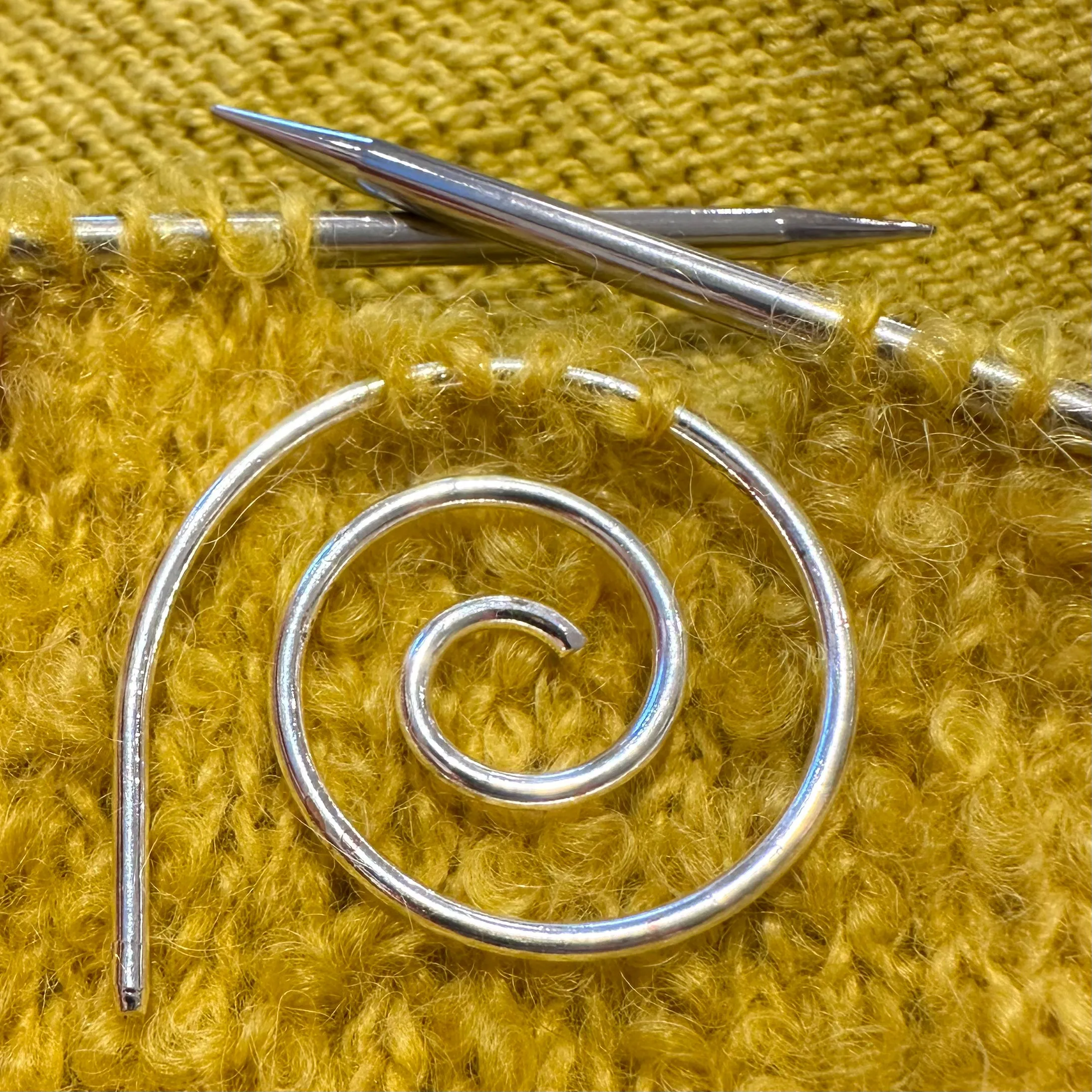 Spiral Cable Needle